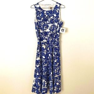 🎀NWT Canvas Anne Kline a-line tie waist dress size 4 blue and white floral